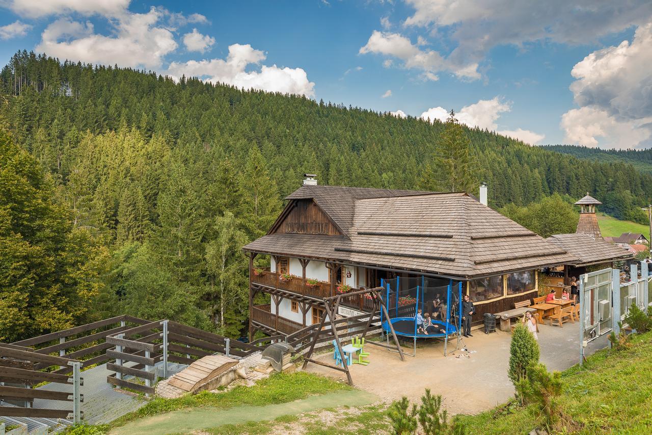 Hotel Valasske Chalupy Kycerka Velké Karlovice Exterior foto